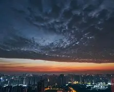 蓉城助教河大成赛前到国安更衣室